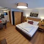 Viktors *