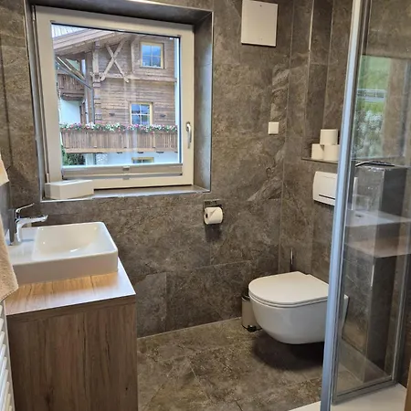 Viktors * サンクト・アントン・アム・アールベルク